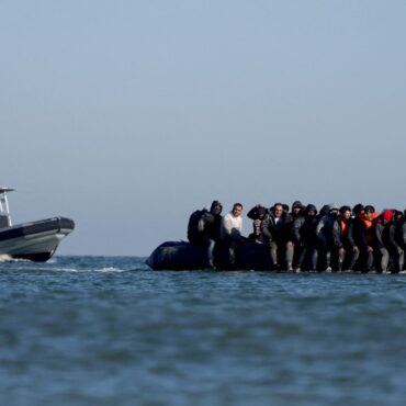 More than 70 migrants returned to France under ‘one in, one out’ scheme