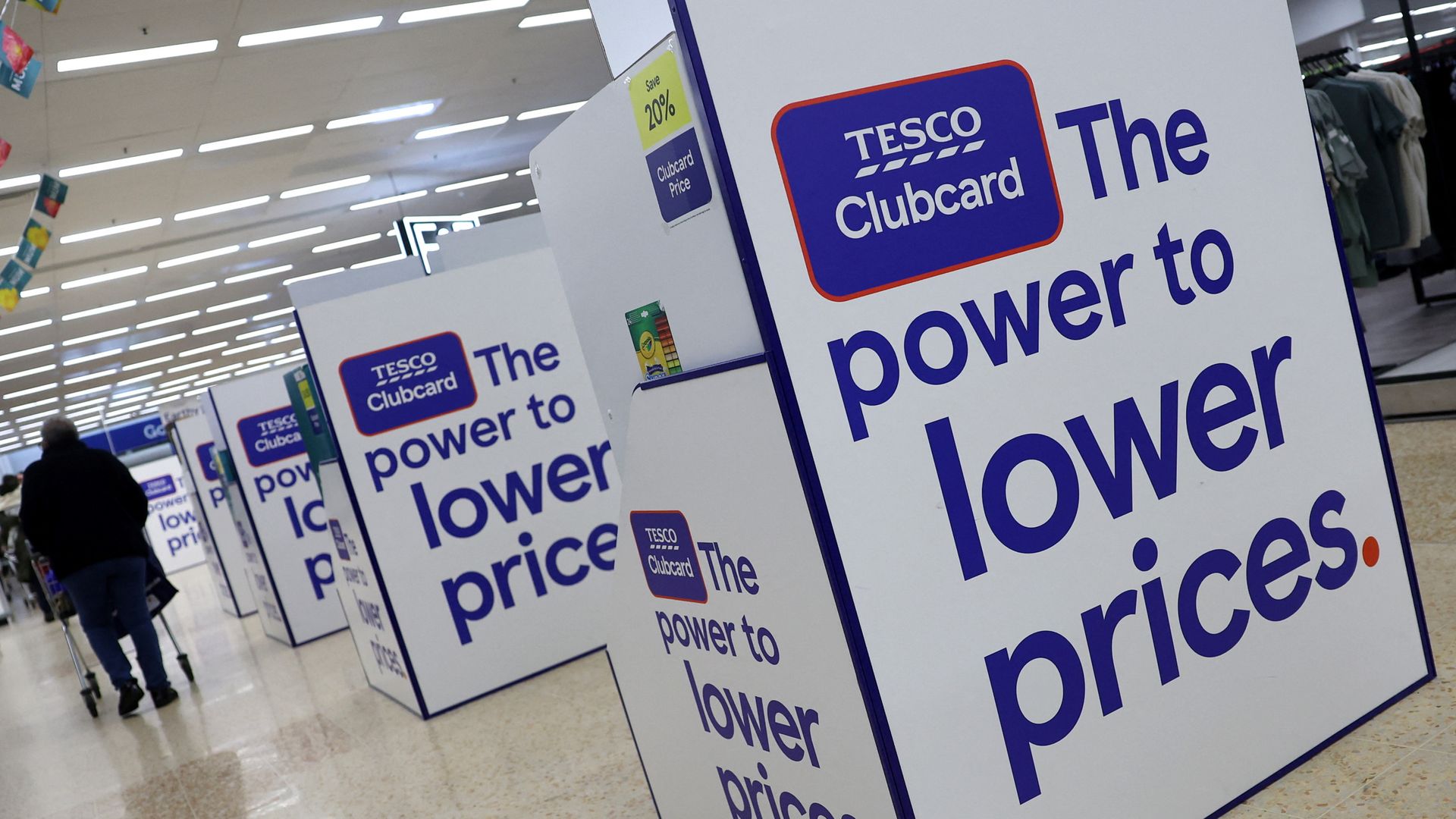 Tesco promises ‘strong deals’ amid ‘intensive’ price war – as profits set to hit £3bn