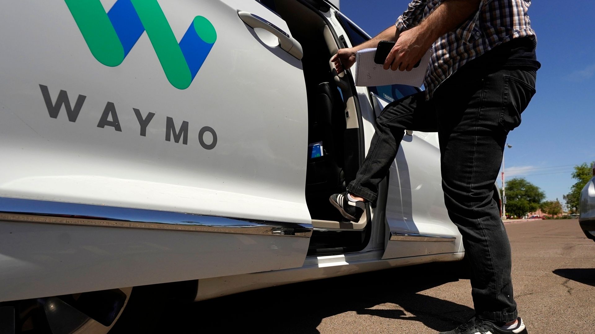Driverless taxis to operate on London’s roads from next year