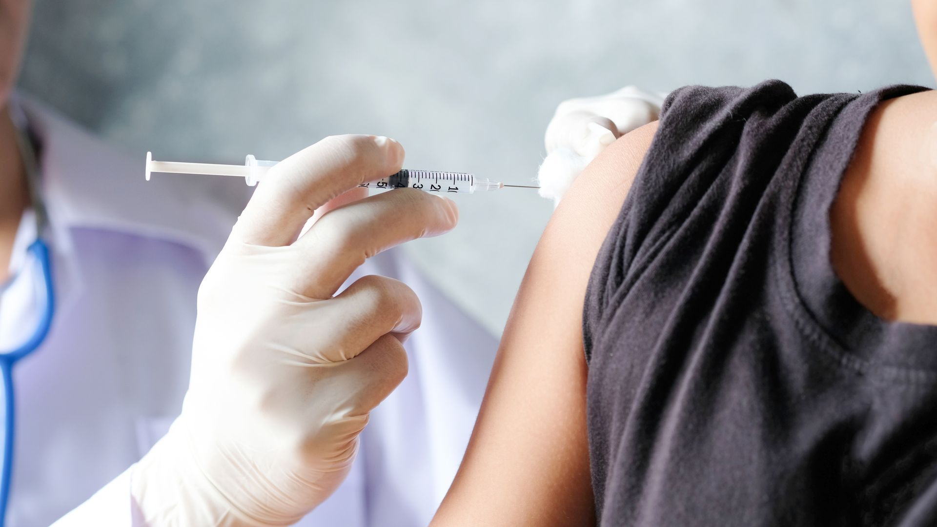 Early surge in flu cases prompts calls for vaccinations
