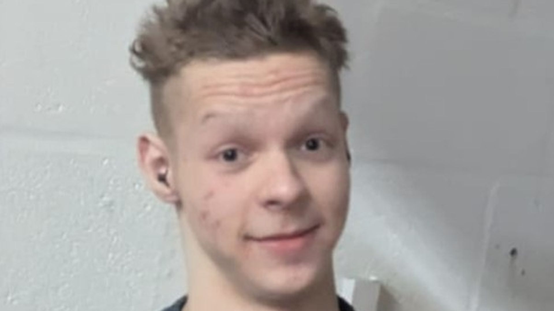 Fresh appeal for missing teenager last seen in castle grounds