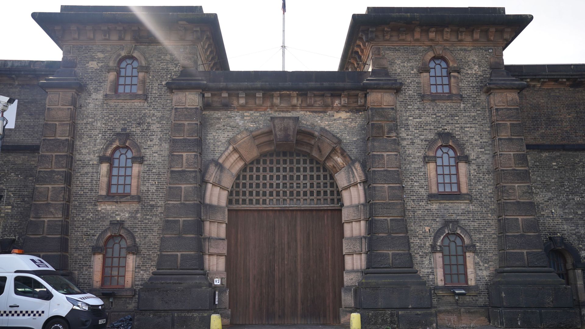 Manhunt for prisoner who ‘absconded’ after being freed from HMP Wandsworth for brother’s wedding