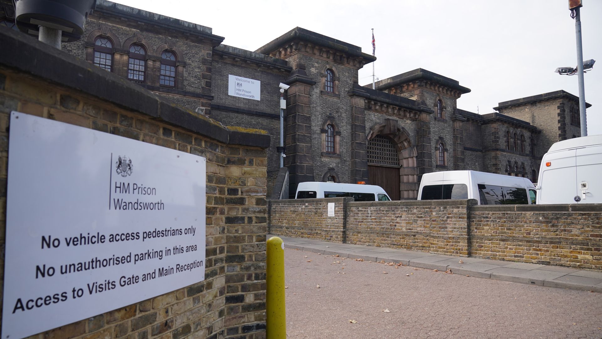 Govt ‘gripping’ prisons crisis as ‘unacceptable’ mistaken releases have risen, minister says