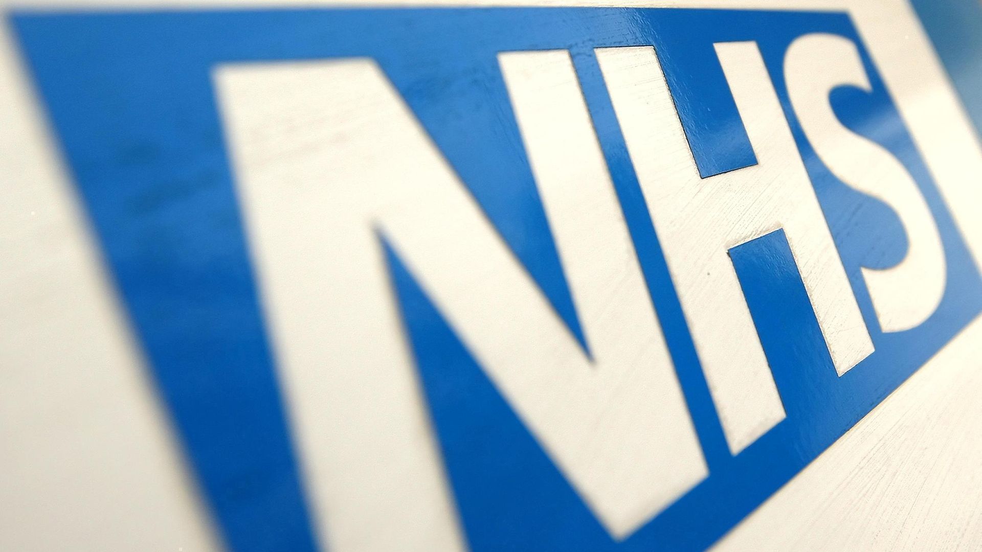 Thousands of NHS staff to be made redundant