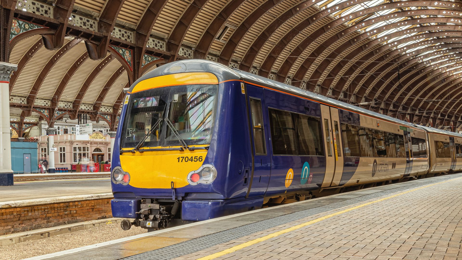 Rail fares to be frozen for first time in 30 years
