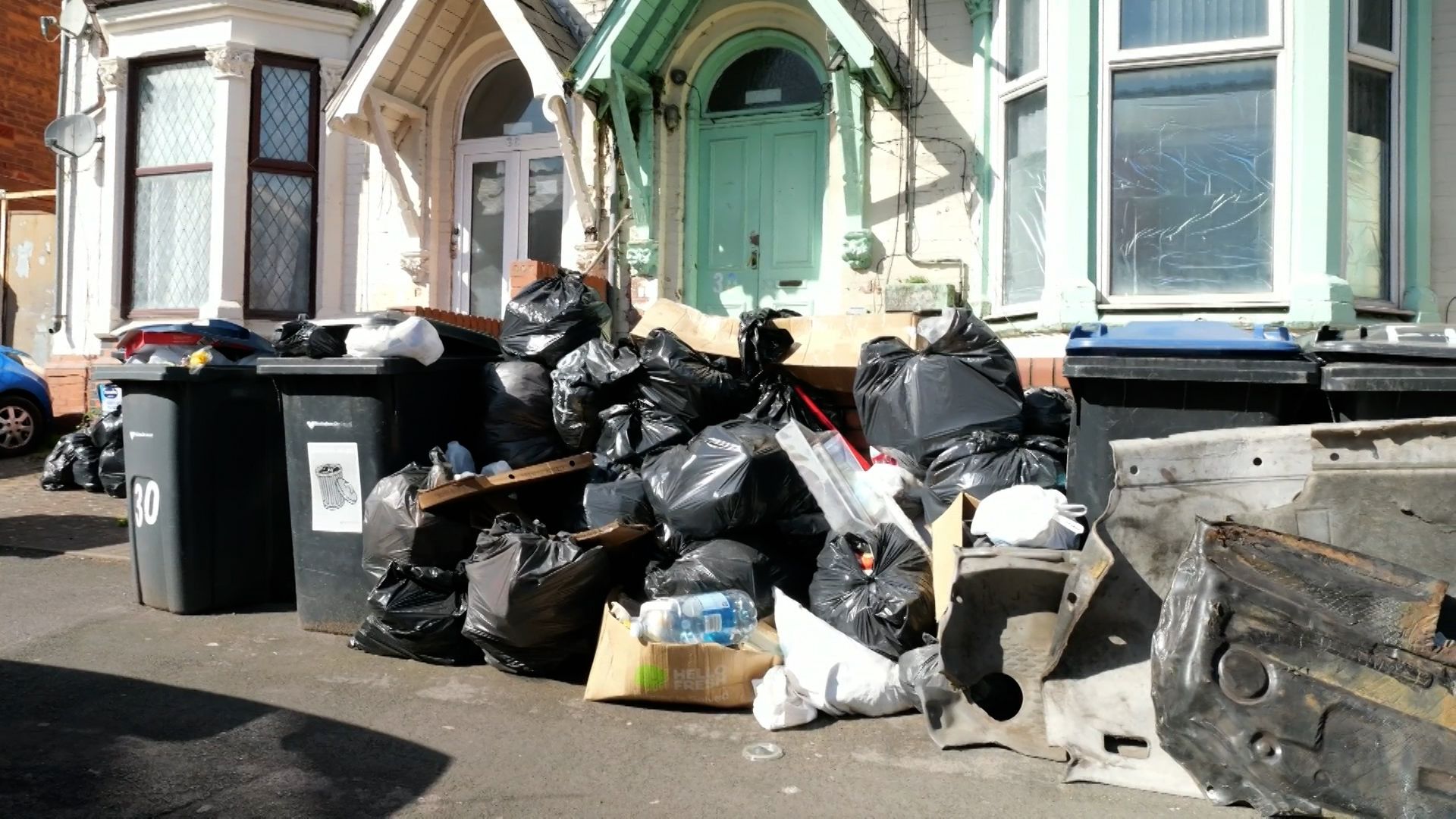 Agency staff covering for Birmingham bin strikers are going on strike