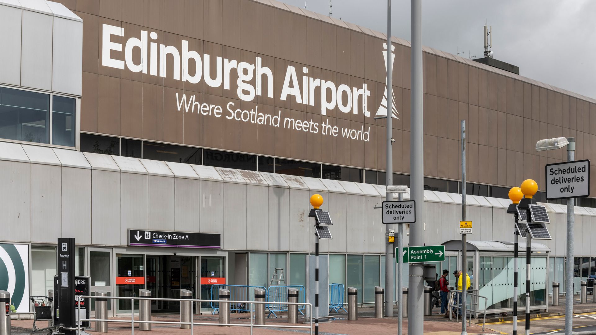 All flights halted at Edinburgh Airport