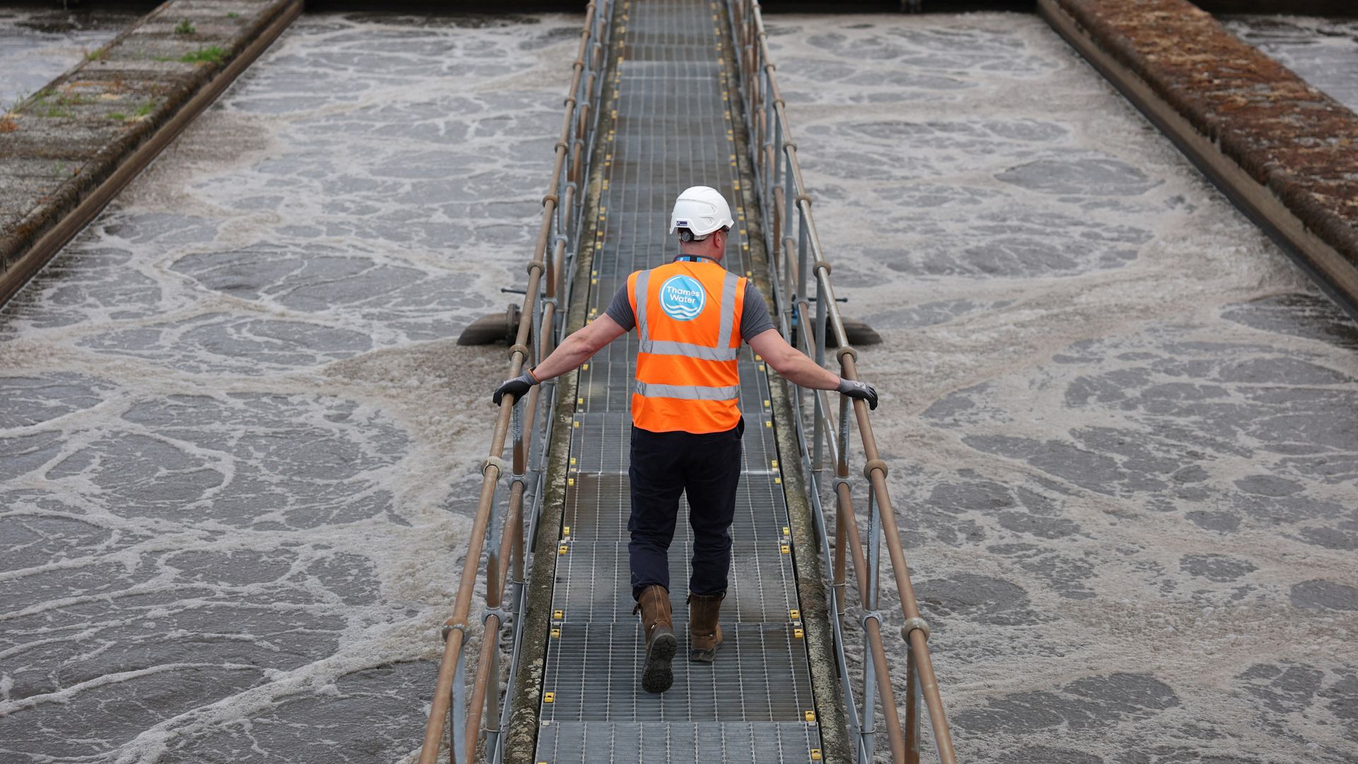 Thames Water defers payment of controversial £2.5m retention awards