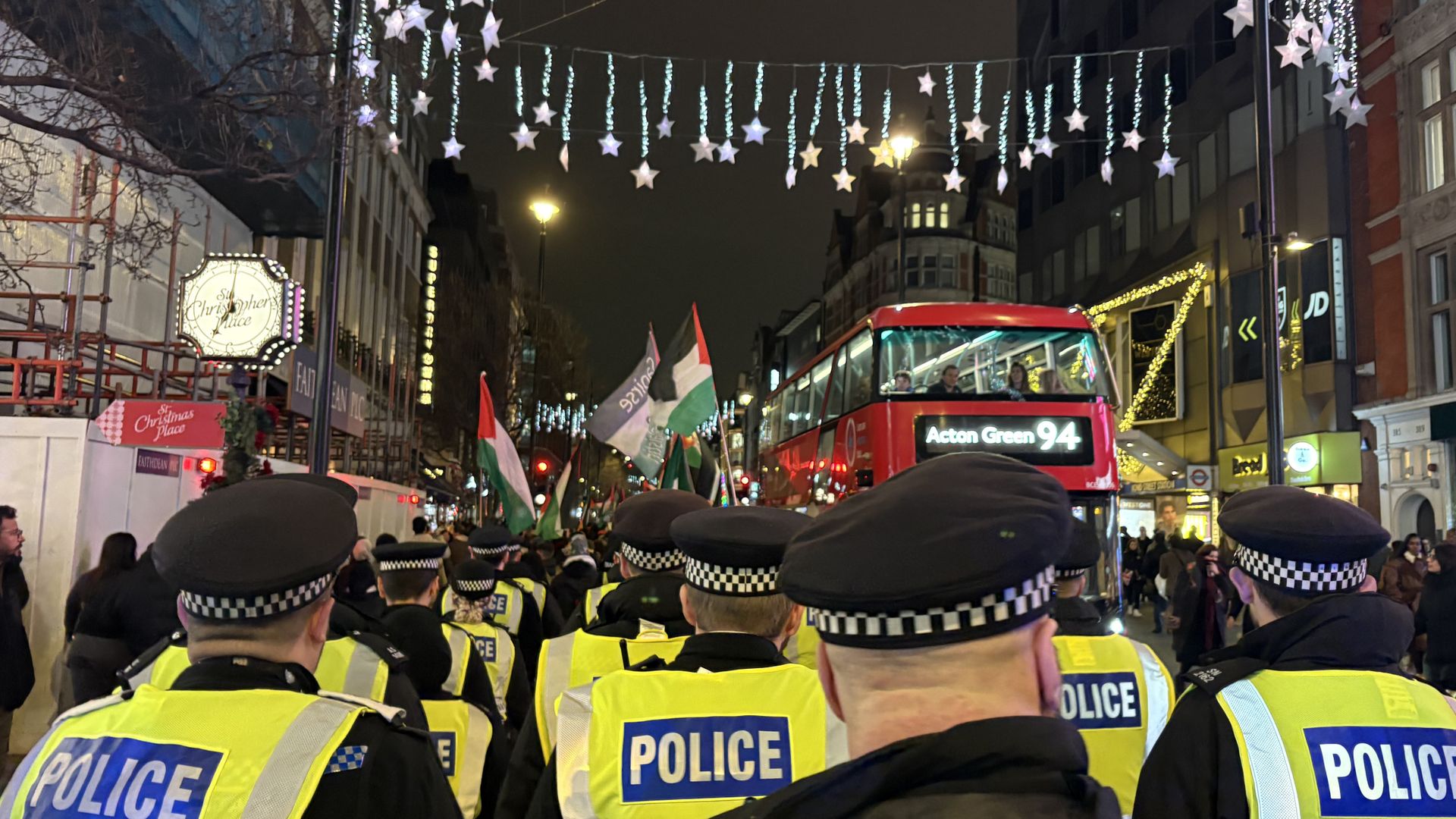 Protesters chanting ‘globalise the intifada’ to face arrest after Bondi Beach terror attack