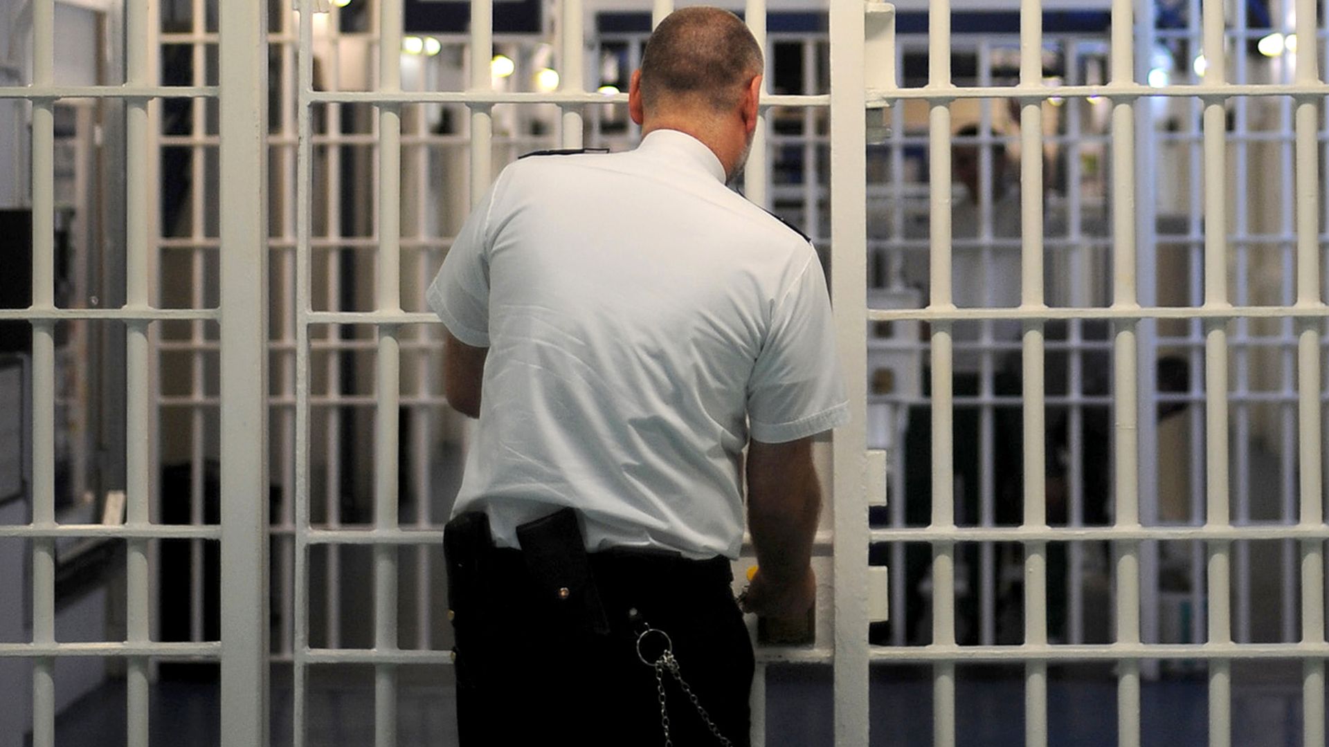 Hundreds of foreign prison staff ‘offered emergency extension to visa’ to stop the prison system collapsing