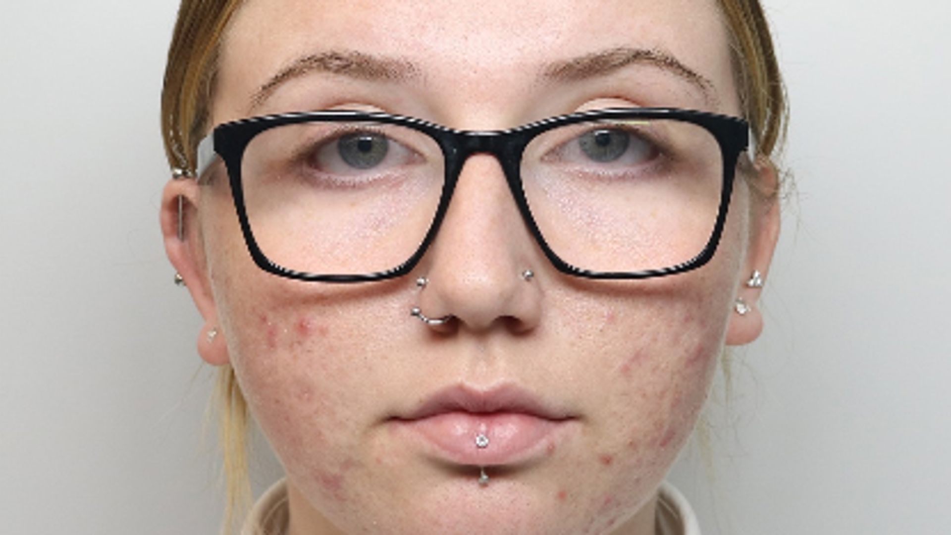 Former prison officer who had sexual relationship with inmate is jailed