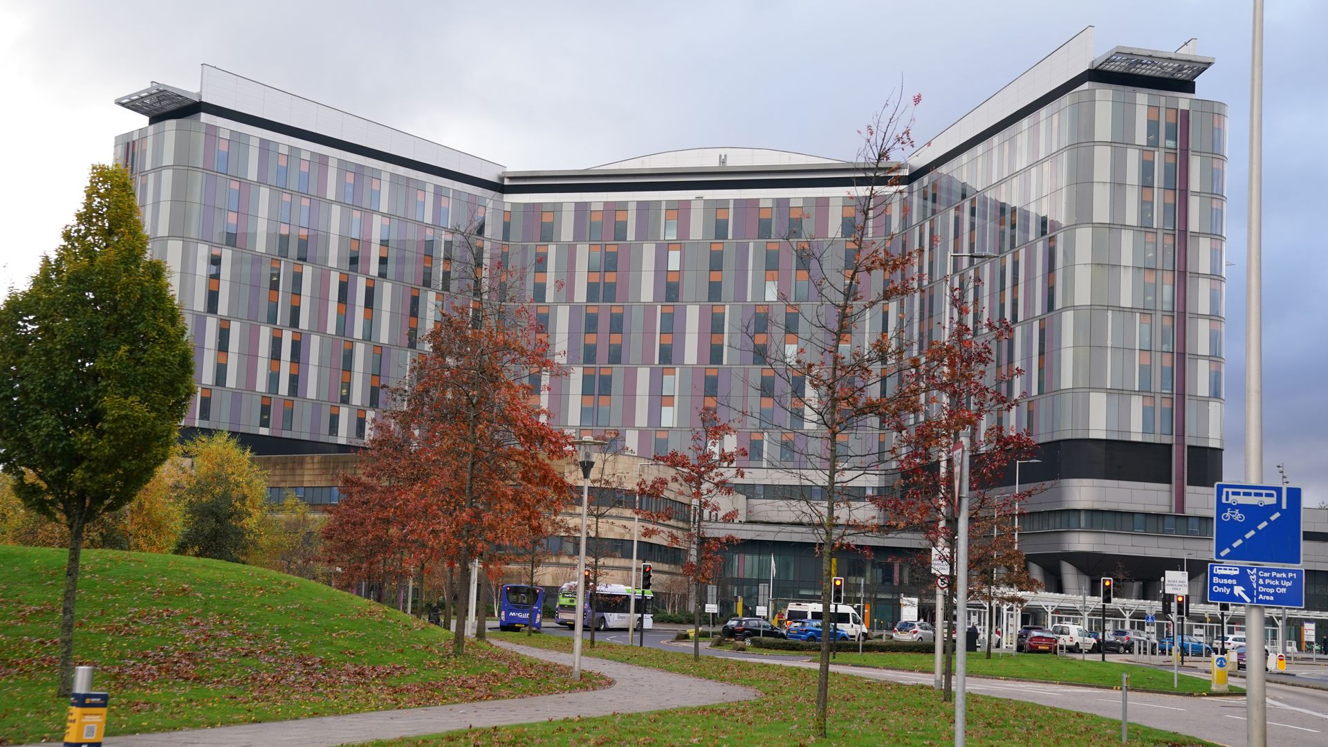 Health secretary repeatedly asked if scandal-hit super hospital is ‘safe’