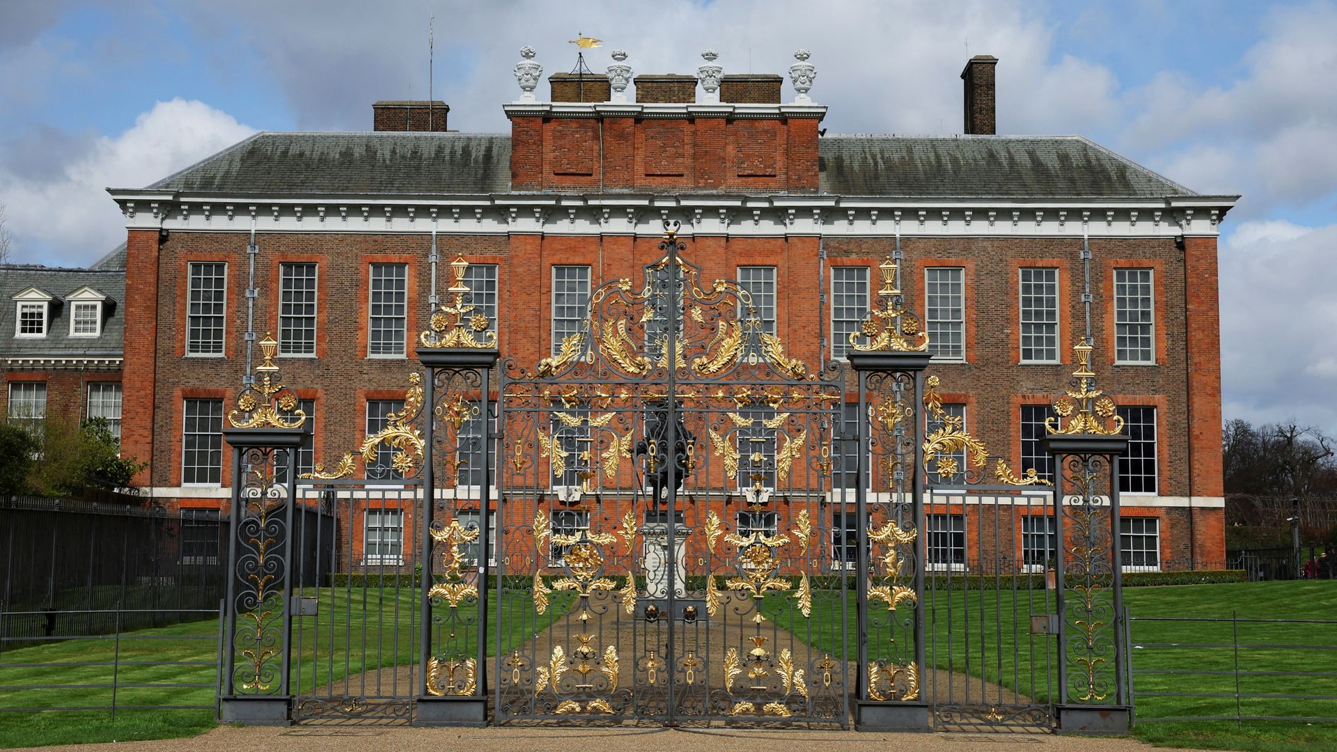 Man charged on suspicion of trespassing on grounds of William and Kate’s London residence