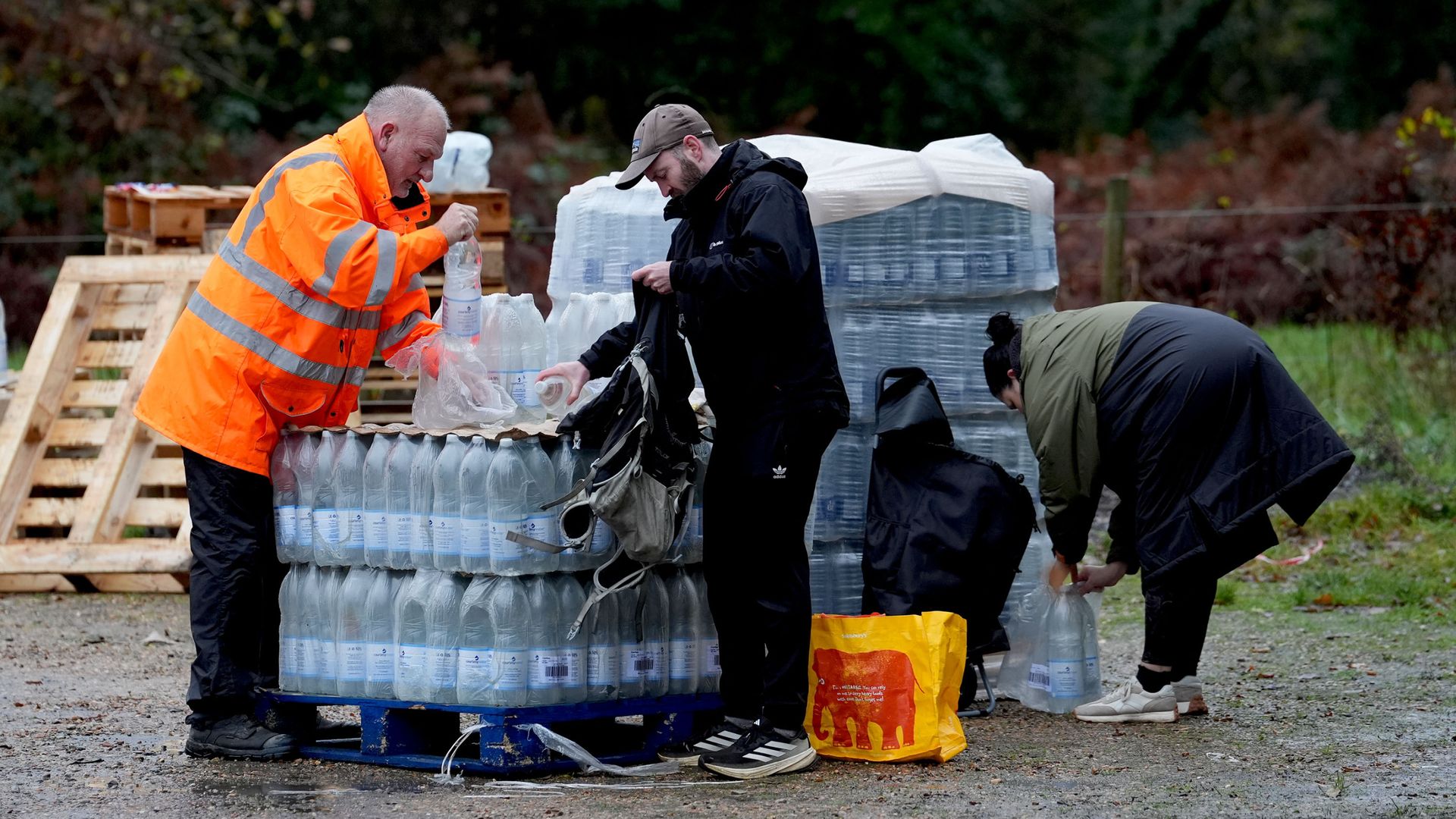 Water supply issues for thousands of people days after week-long outage