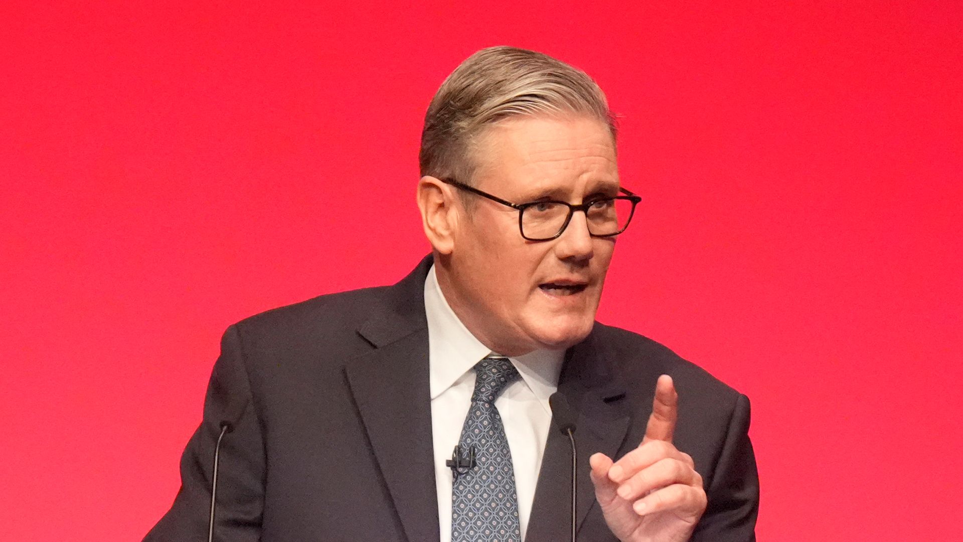 Starmer pledges to ‘reverse devastating decline’ of communities with £800m investment
