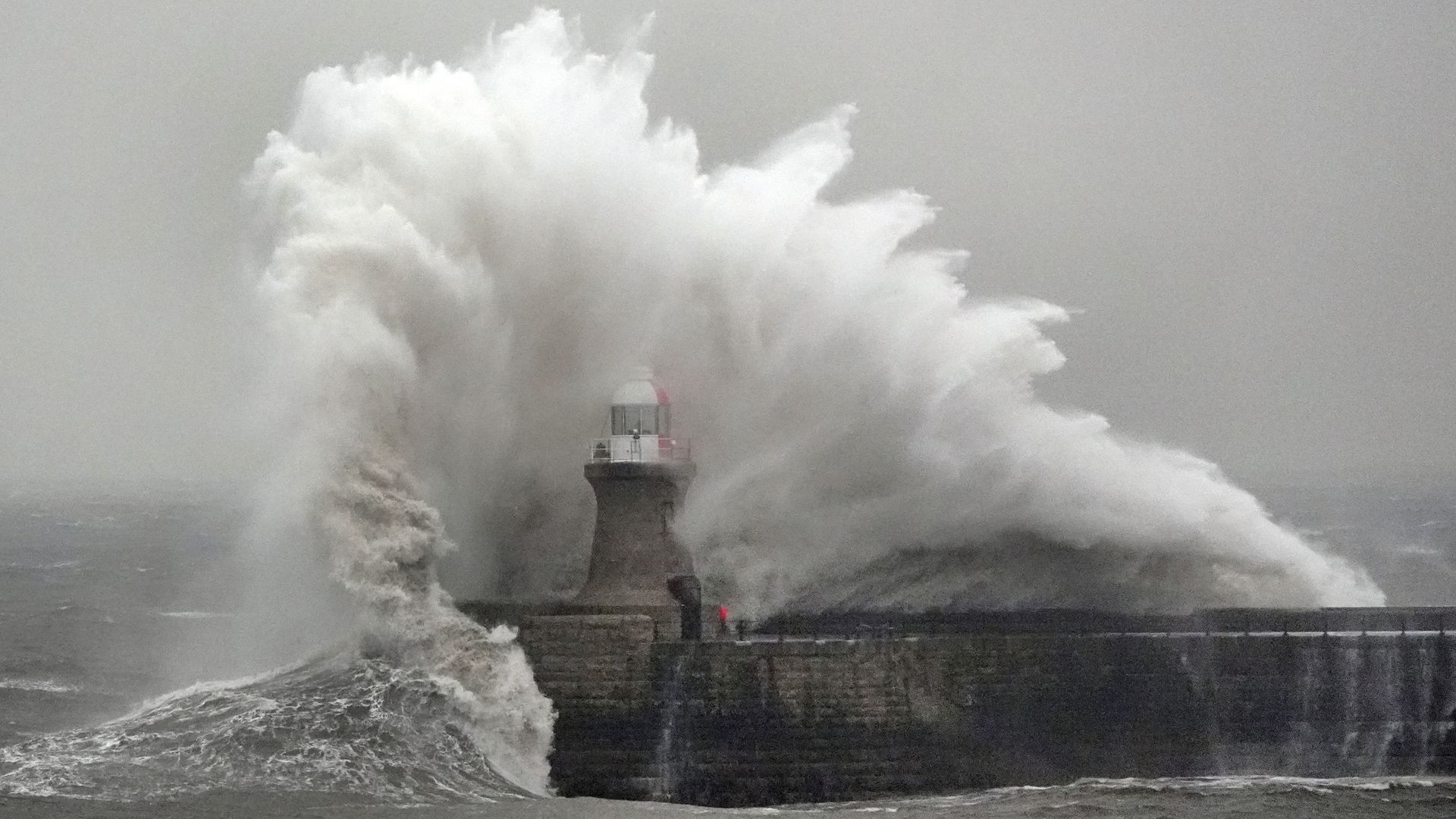 Warning of very strong winds issued for parts of UK over Easter weekend