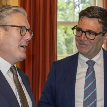 Burnham lines up potential return to Westminster to battle Starmer for leadership