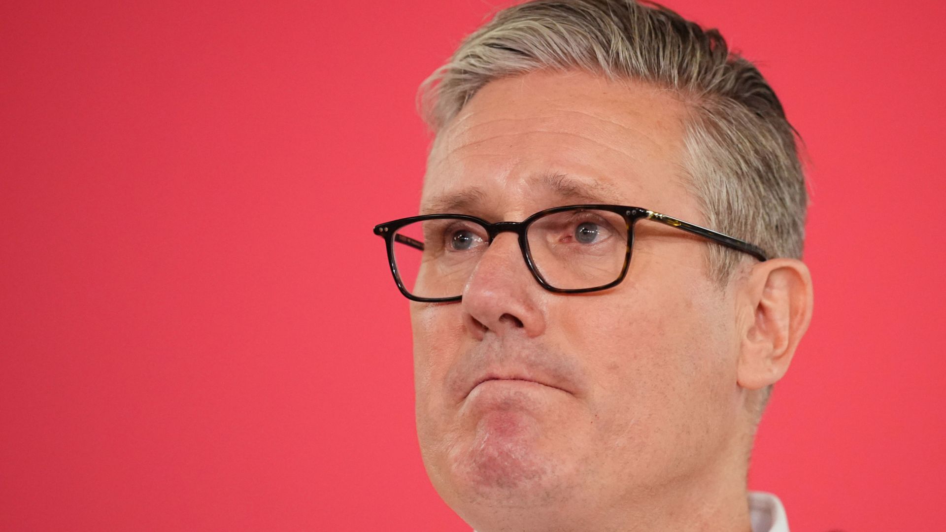 PM ‘weighs up options’ ahead of crucial cabinet meeting this morning