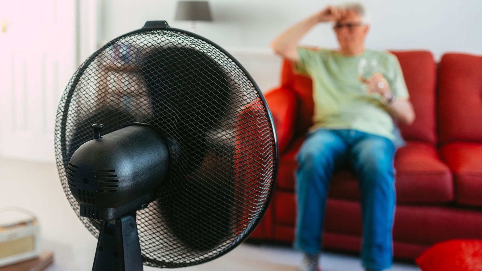 British grid operator calls for more power generation as temperatures soar