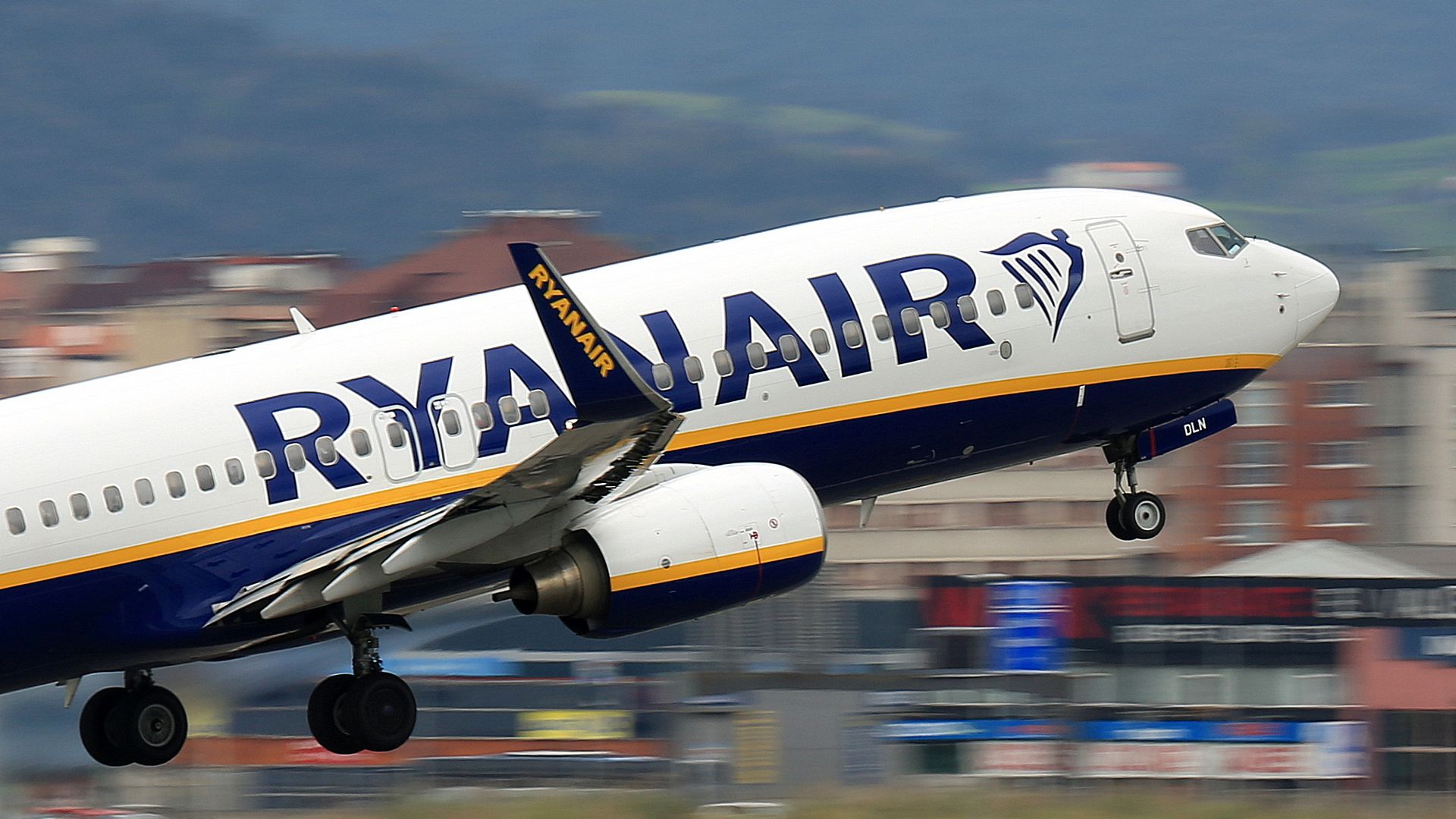 Ryanair investigated over charging parents to sit with their children