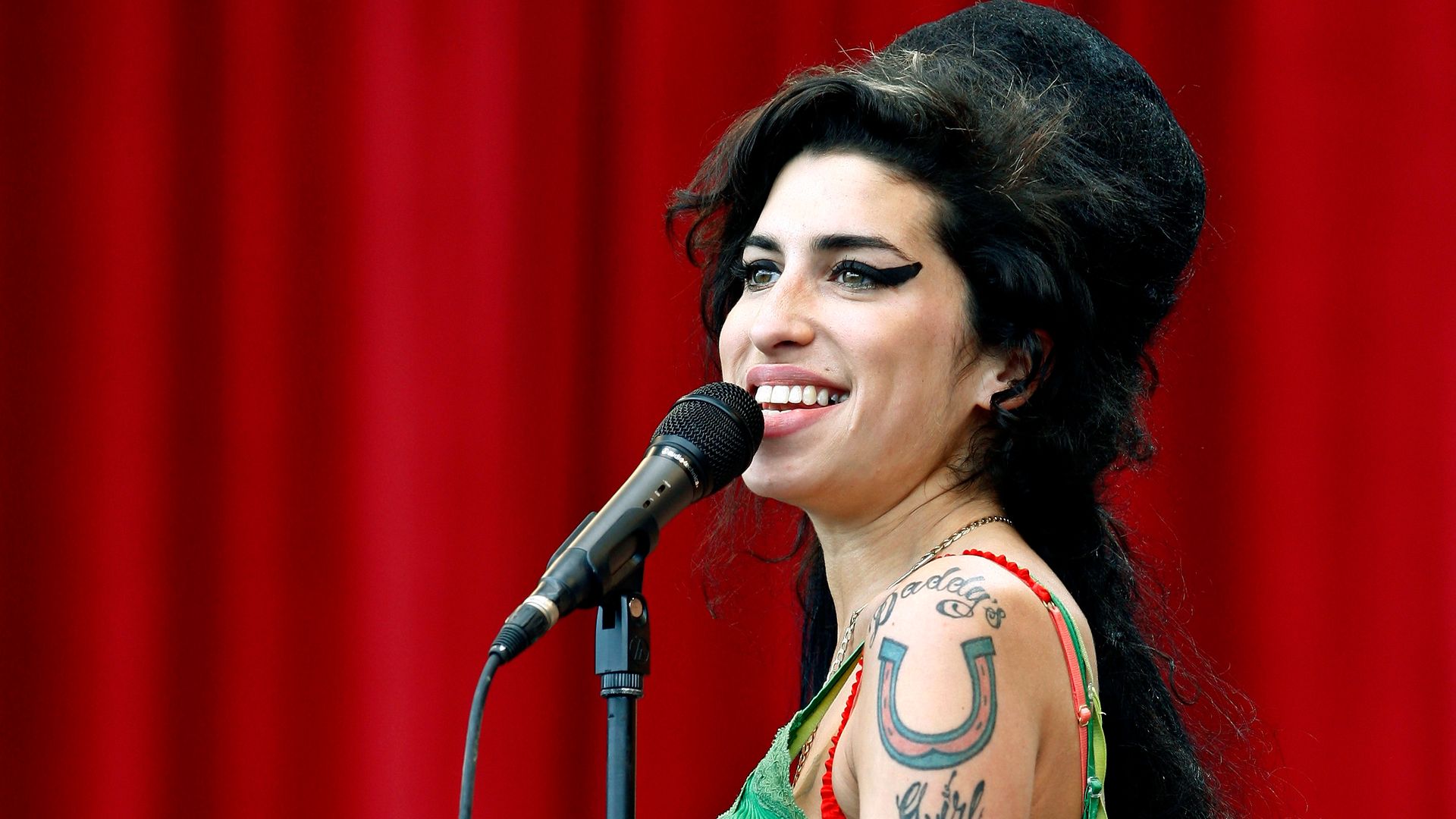 Amy Winehouse’s father ordered to pay almost £1m to late singer’s friends