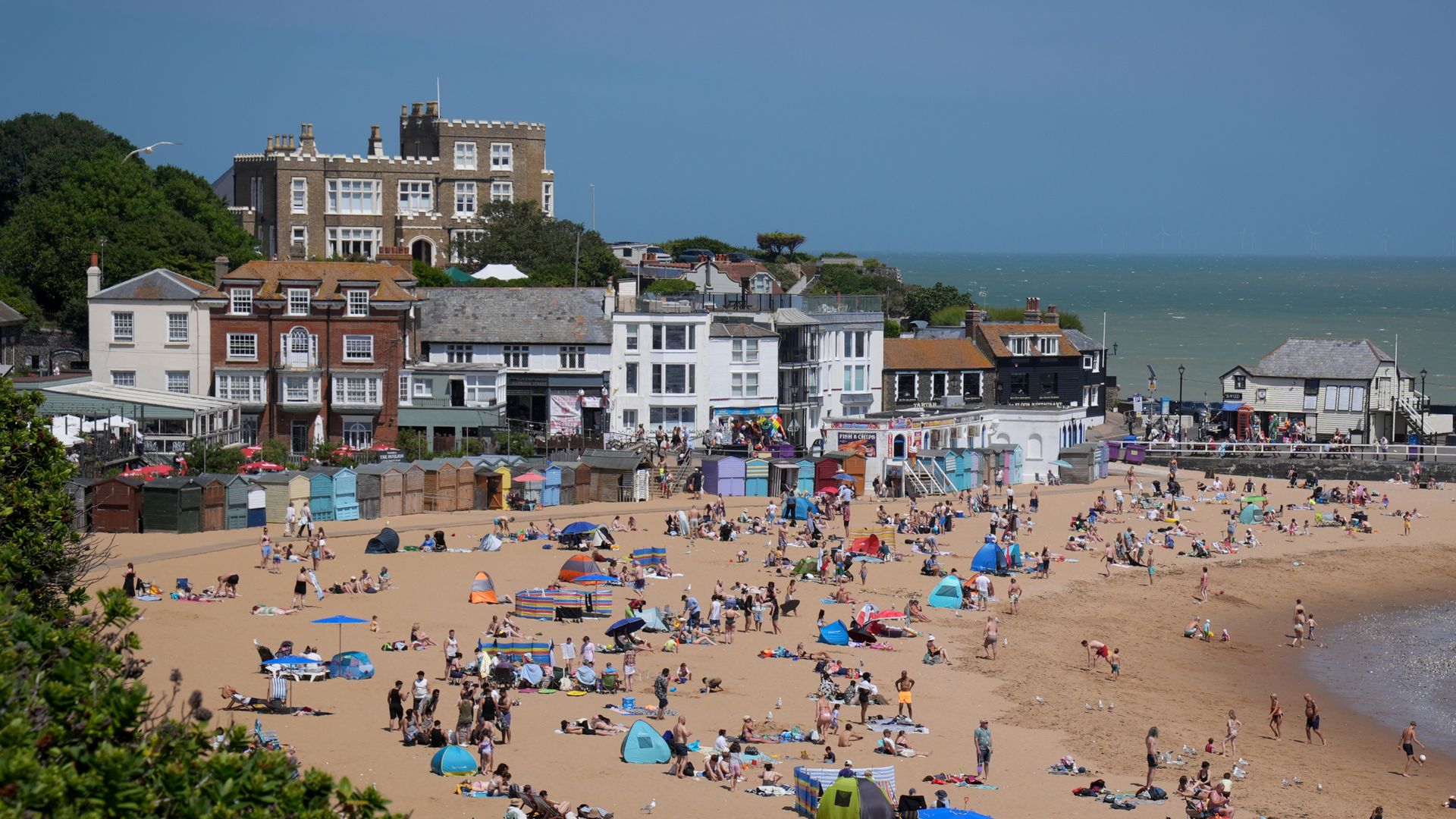 Fourth heatwave on way to UK