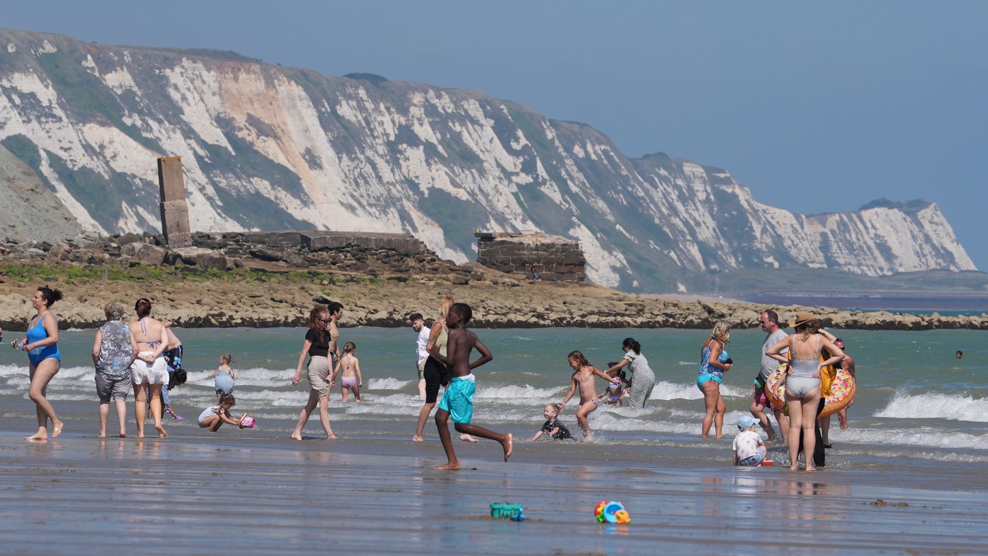 Parts of England record longest spell without rain since mid-1990s