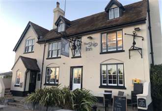 ‘The jokes are pretty awful but this waterside pub really floats my boat’