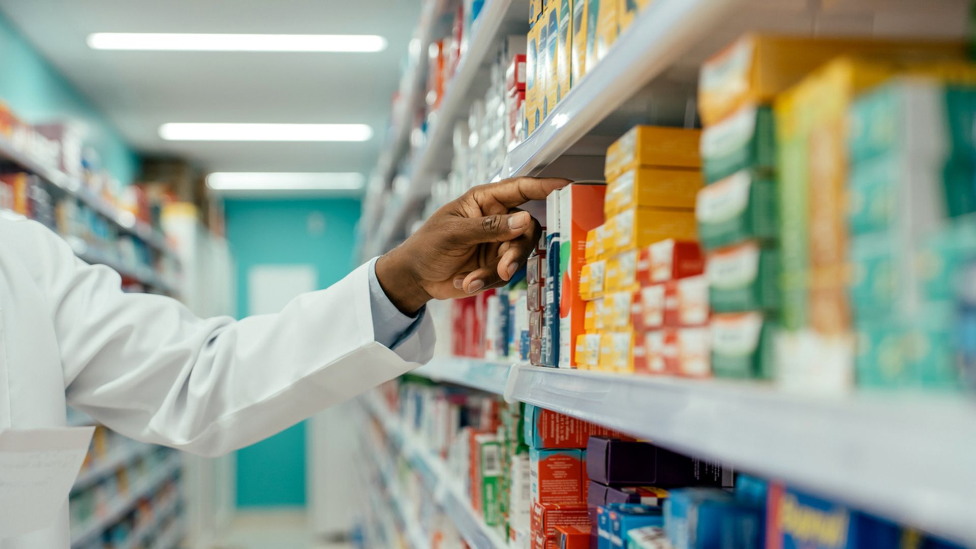 Scrap ‘unfair’ prescription charges in England, say pharmacies