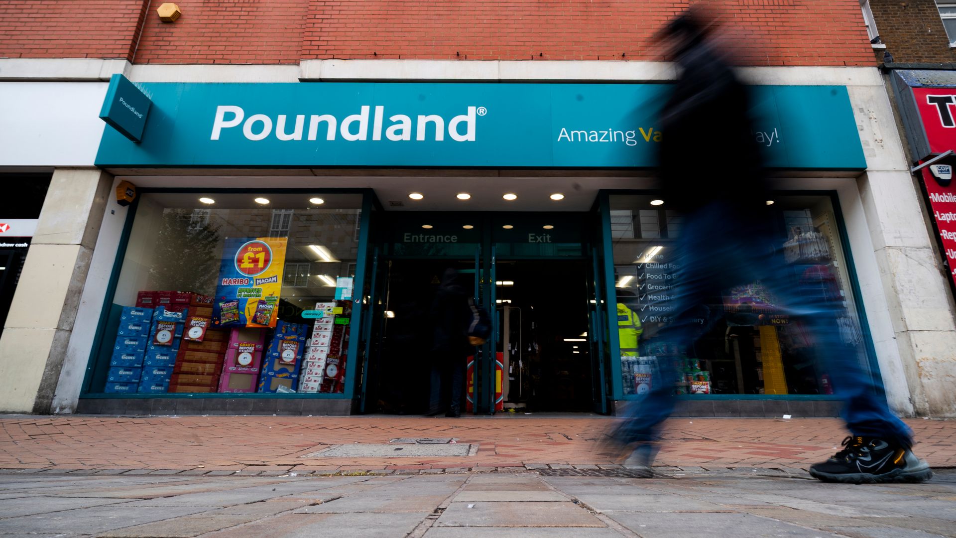 Poundland bidder tells administrator it remains keen on rescue deal